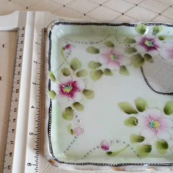 HAT PIN HOLDER AND TRAY - Picture 5 of 5